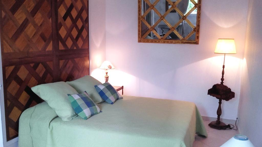 Le Vieux Vauvert Bed and Breakfast Rochecorbon Exterior foto
