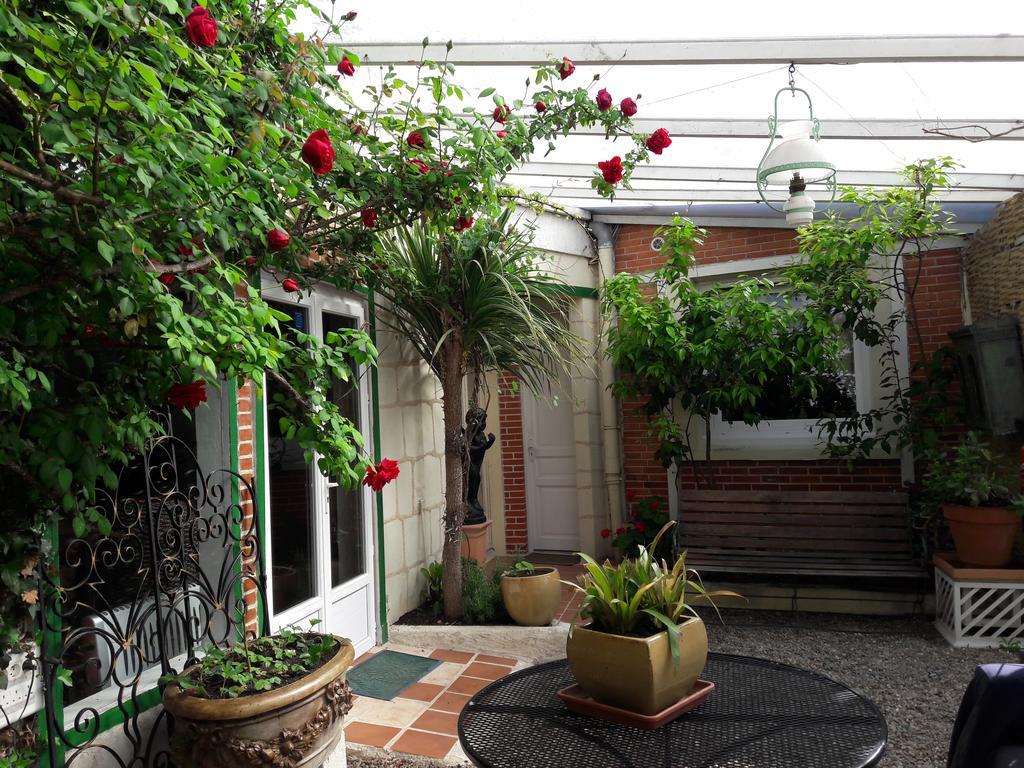 Le Vieux Vauvert Bed and Breakfast Rochecorbon Exterior foto