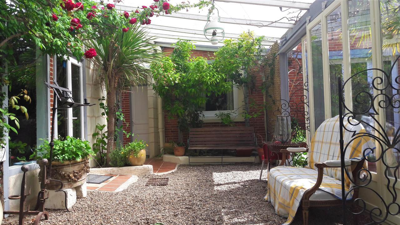 Le Vieux Vauvert Bed and Breakfast Rochecorbon Exterior foto